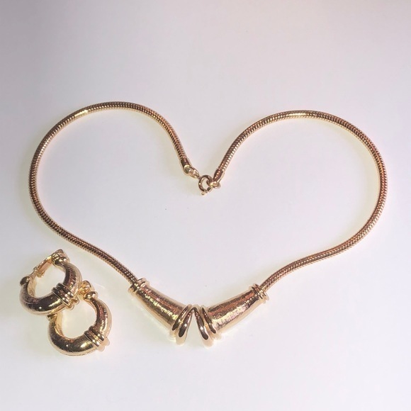 Vintage Jewelry - Vintage Gold Tone Necklace & Hoop Clip On Earrings Set